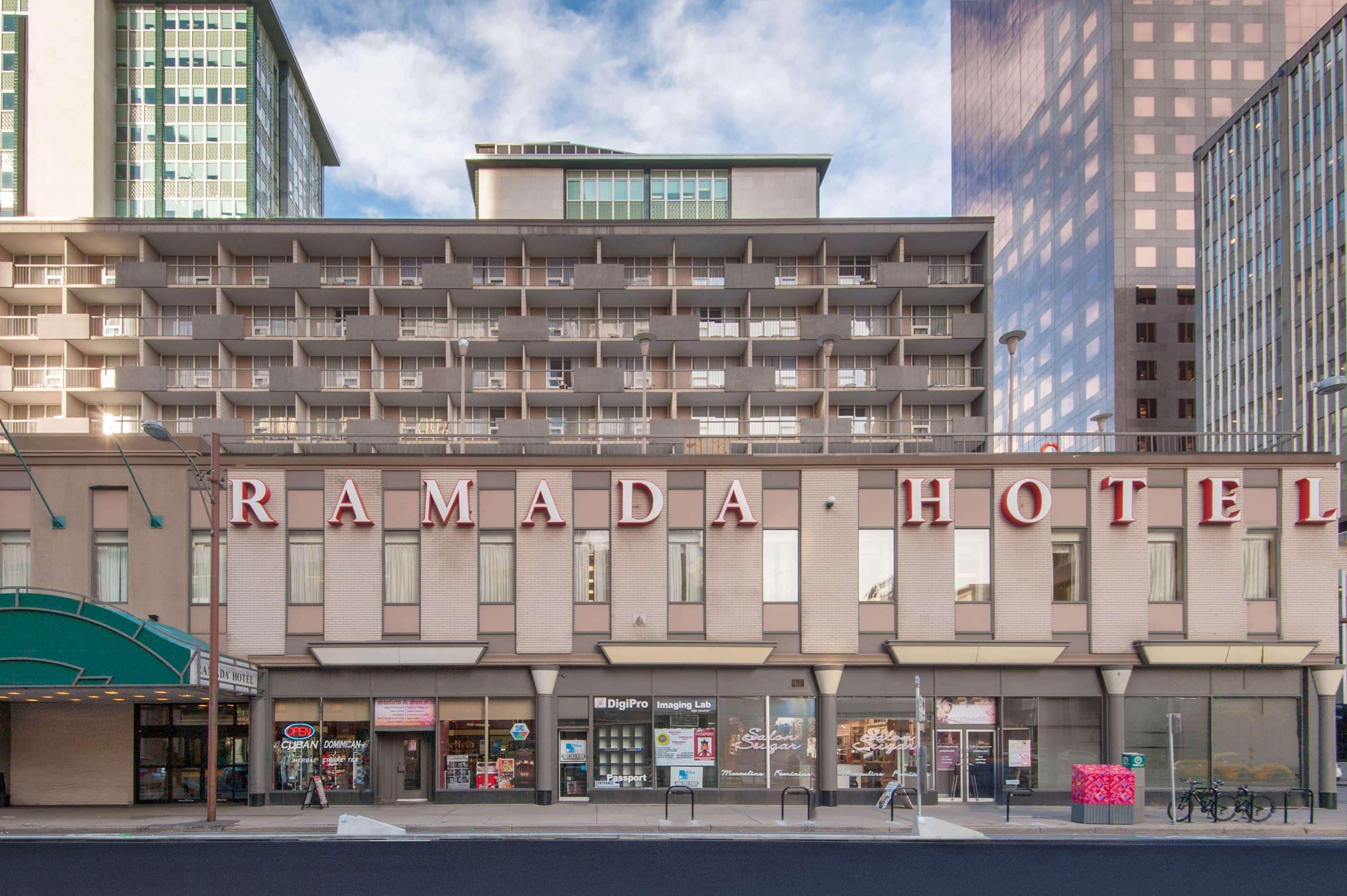Ramada Plaza By Wyndham Calgary Downtown Hotel Ngoại thất bức ảnh