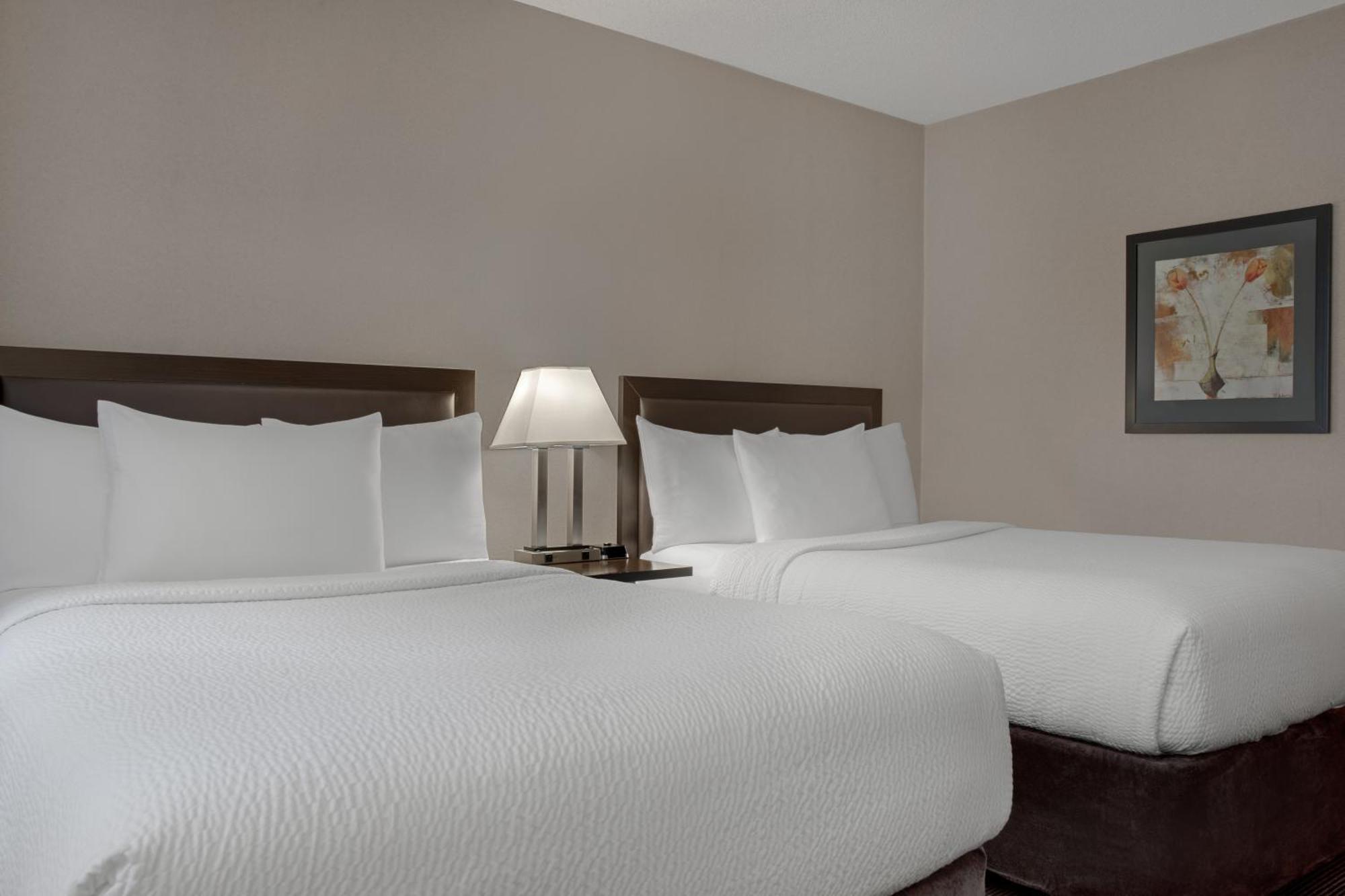 Ramada Plaza By Wyndham Calgary Downtown Hotel Ngoại thất bức ảnh