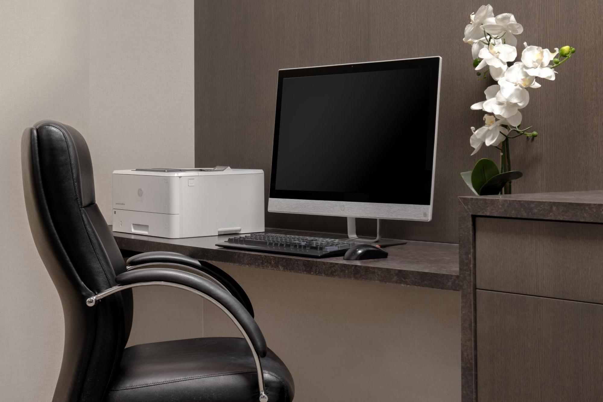Ramada Plaza By Wyndham Calgary Downtown Hotel Ngoại thất bức ảnh