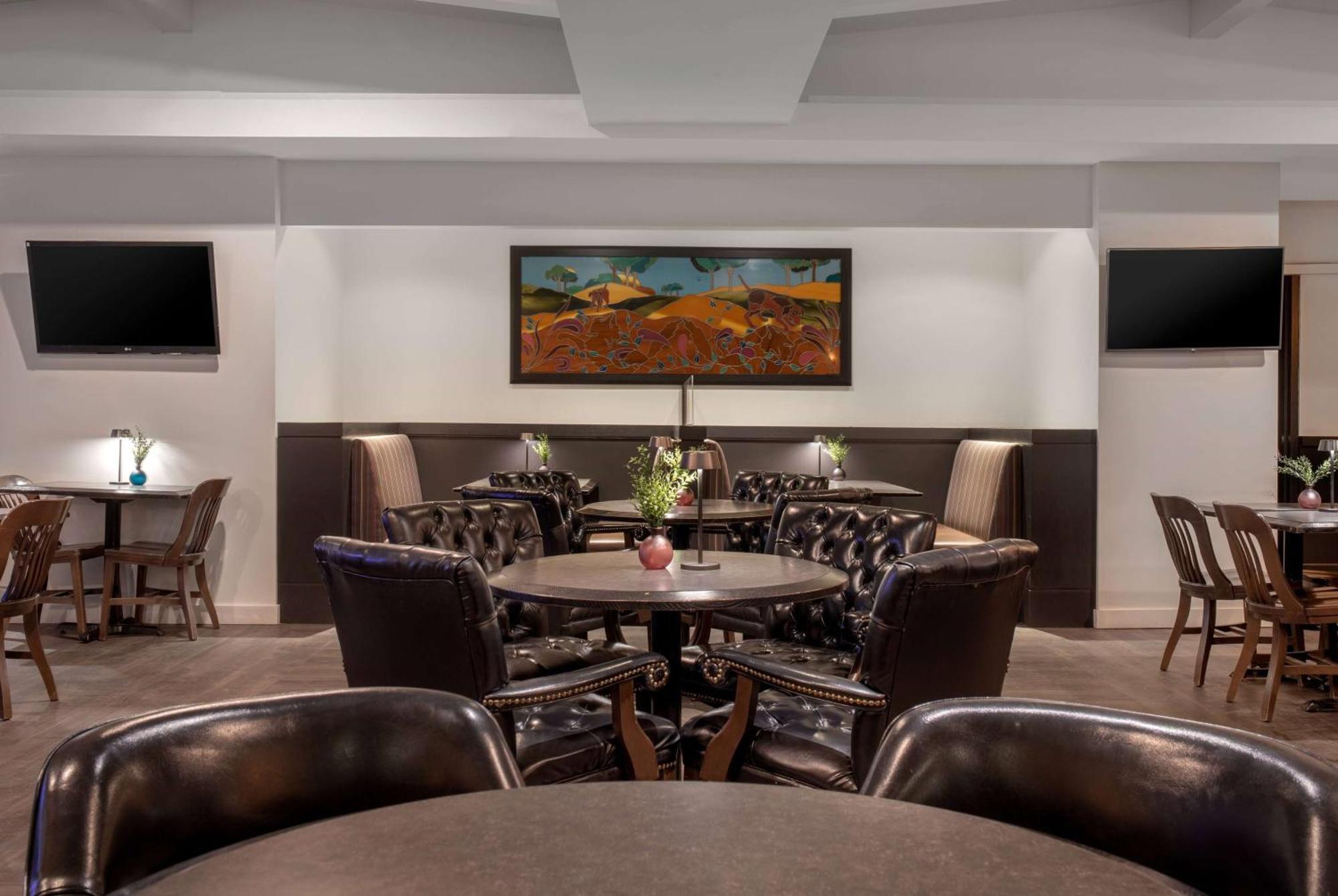 Ramada Plaza By Wyndham Calgary Downtown Hotel Ngoại thất bức ảnh