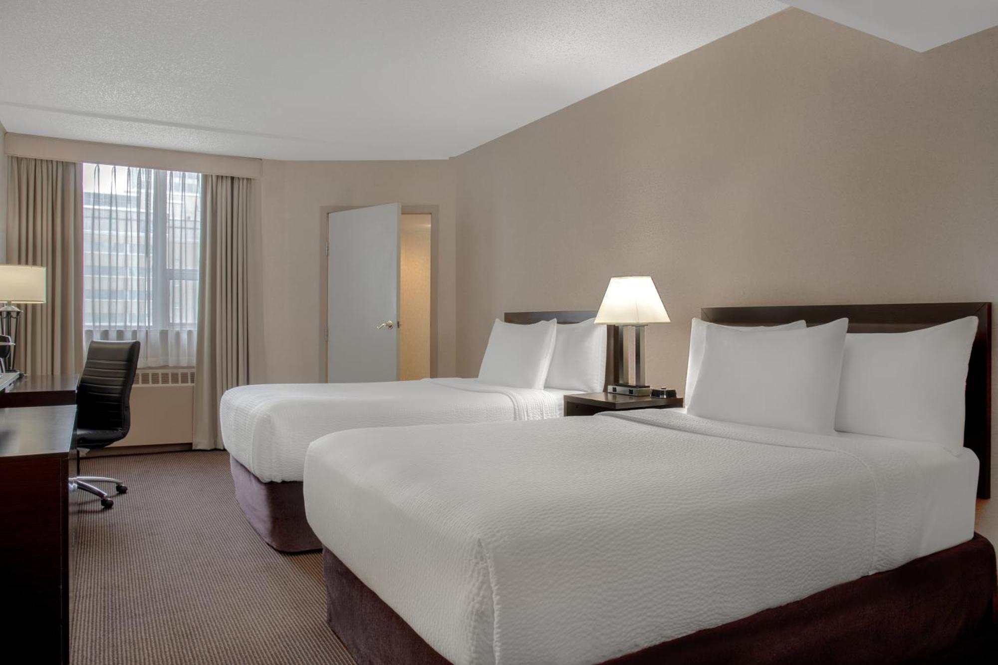 Ramada Plaza By Wyndham Calgary Downtown Hotel Ngoại thất bức ảnh