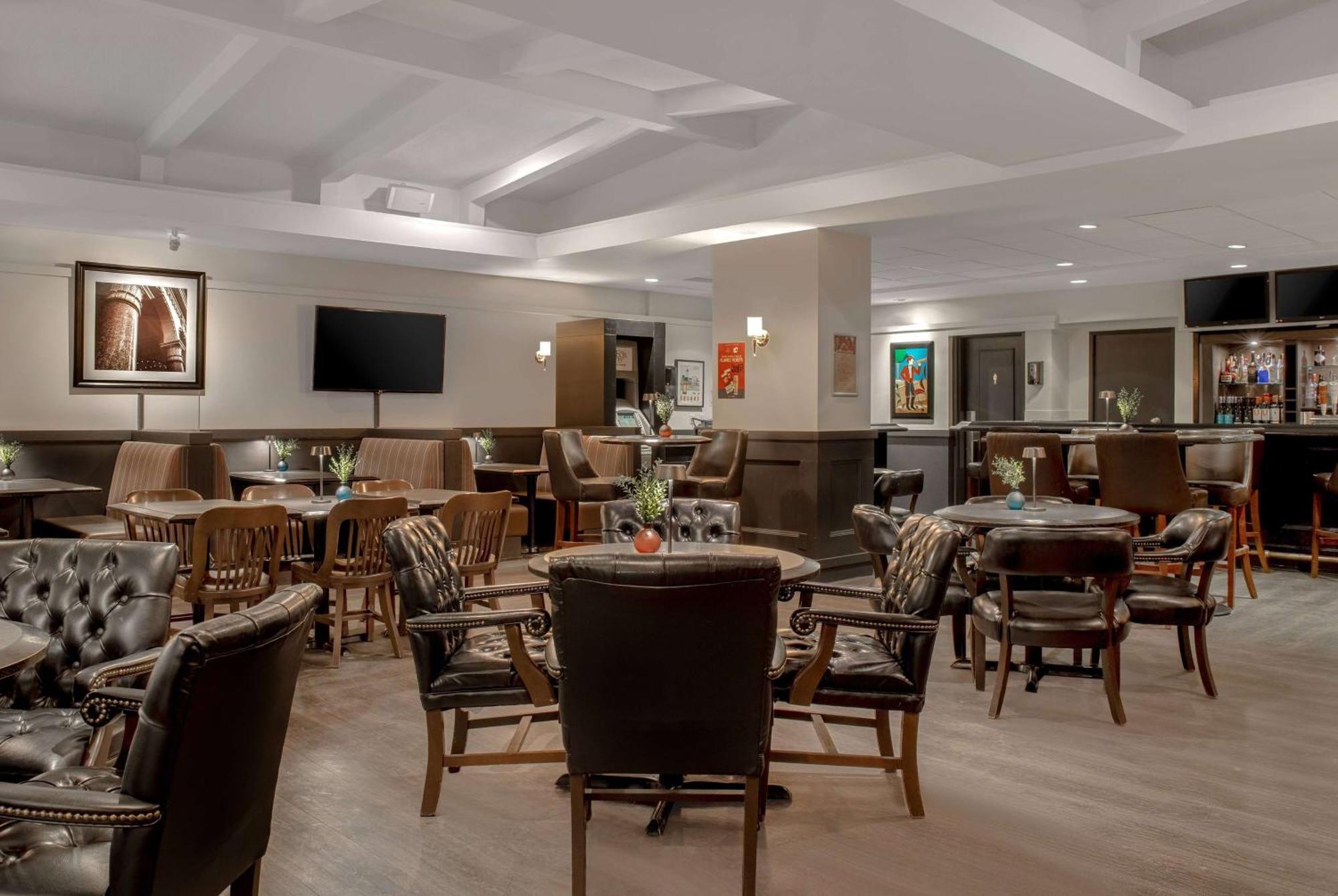 Ramada Plaza By Wyndham Calgary Downtown Hotel Ngoại thất bức ảnh