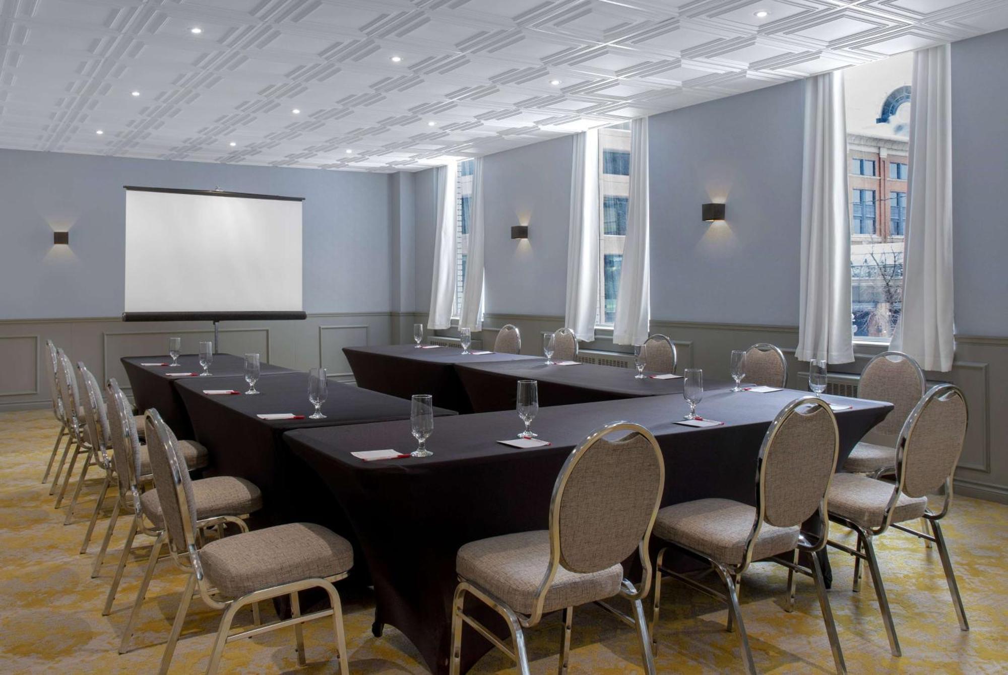 Ramada Plaza By Wyndham Calgary Downtown Hotel Ngoại thất bức ảnh
