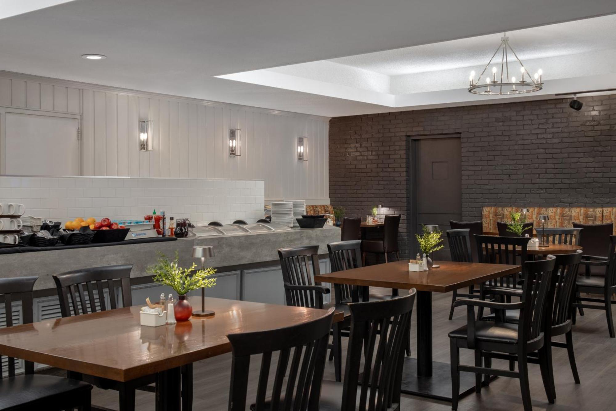 Ramada Plaza By Wyndham Calgary Downtown Hotel Ngoại thất bức ảnh