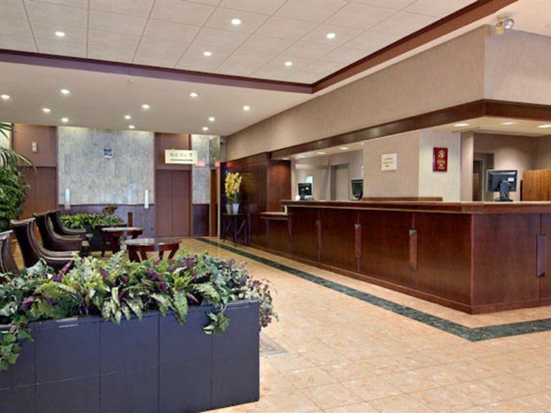 Ramada Plaza By Wyndham Calgary Downtown Hotel Ngoại thất bức ảnh