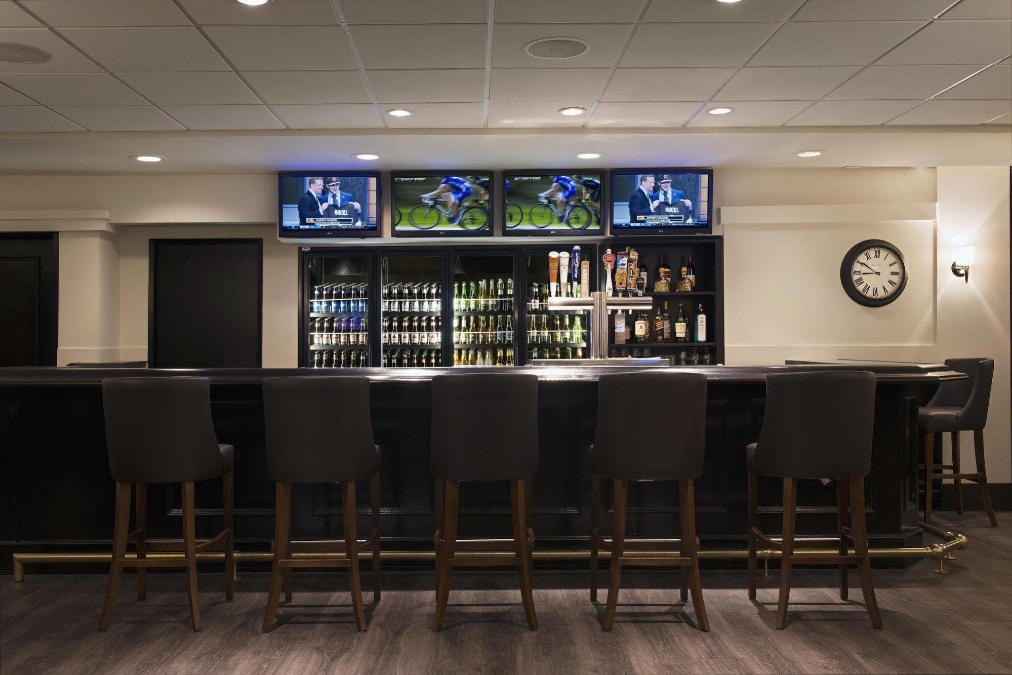 Ramada Plaza By Wyndham Calgary Downtown Hotel Ngoại thất bức ảnh